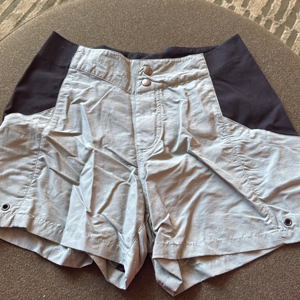 Wild Roses Shorts size small